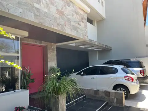 Casa en Venta en Ramos Mejia Sur, USD 650.000
