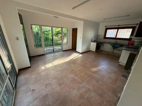 Excelente Casa esquina comercial, calle 14 y 37 ¡RETASADA!