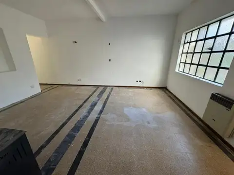 Casa 5 ambientes con 2 baños