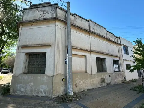 Excelente Casa esquina comercial, calle 14 y 37 ¡RETASADA!