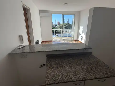 Departamento en Alquiler en Luis Agote, $ 700.000