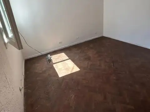 Depto Tipo Casa en Alquiler 50 años