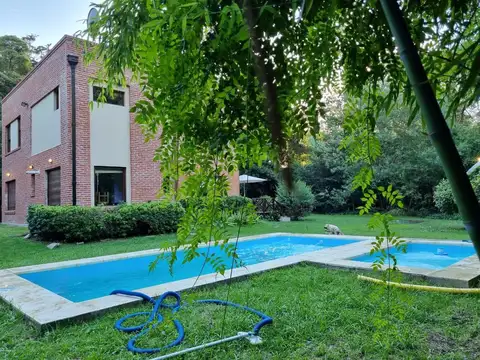 Casa en alquiler temporario en el Bosque.