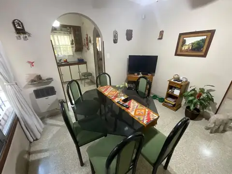 Casa 4 ambientes con 1 baño