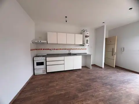 Depto Tipo Casa en Alquiler en Gerli, $ 550.000