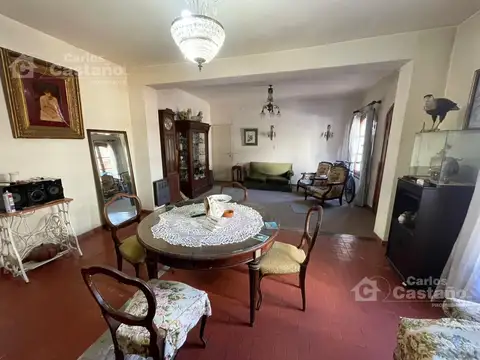 Casa en 1 Planta de 4 Amb. con Fondo y Terraza