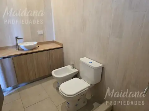 Casa 6 ambientes con 5 baños
