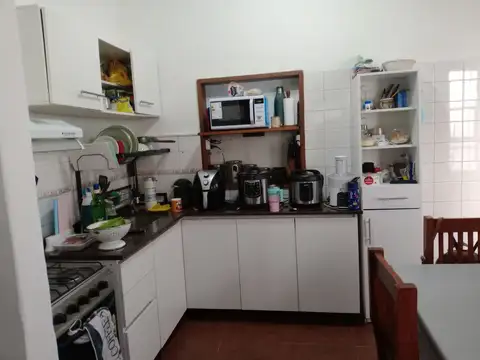 Excelente PH de 3 ambientes al fondo en zona residencial tranquila