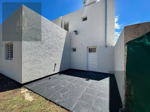 Casa 5 ambientes con 1 baño