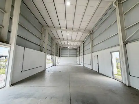 Venta local en esquina con 185 m2 cubiertos. Don Mateo, Funes