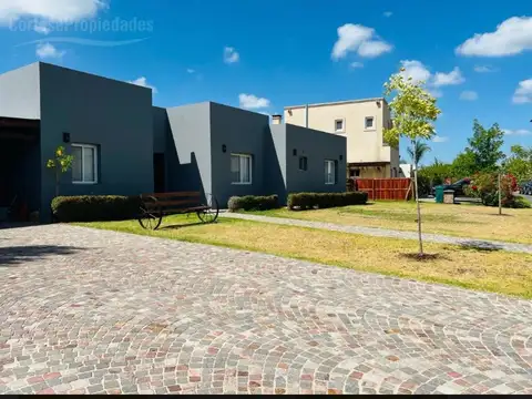 Barrio San Francisco, casa en venta lote interno
