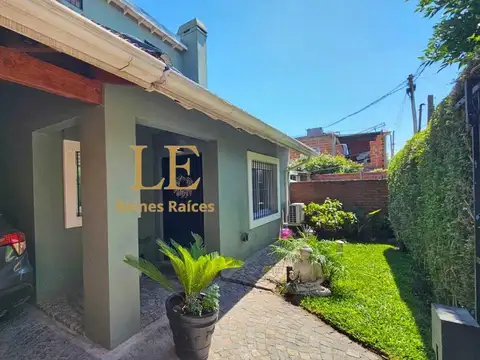 Casa 3 ambientes con 2 baños