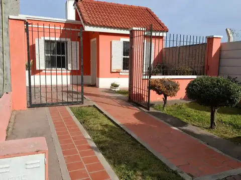 SE VENDE CASA 2 HABIT SOLARES DE SANTA MARIA!