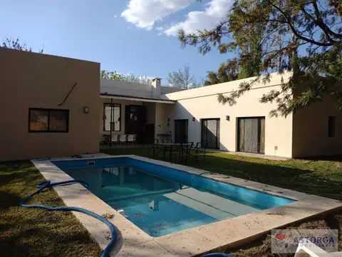 Casa en Venta en San Carlos Country Club, USD 360.000