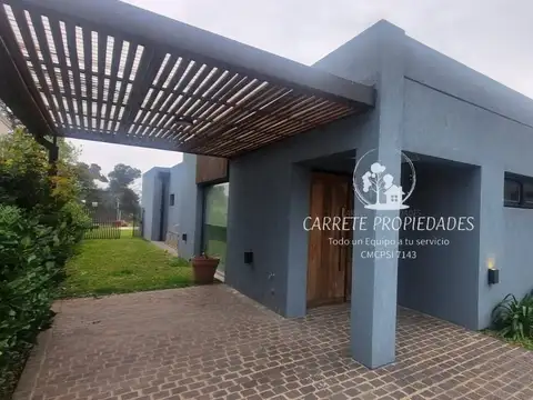 Casa en venta AMOBLADA con pileta. Barrio Santa Lucia. Pilar del Este