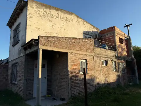 Lote comercial - 956m²  en L con salida a dos calles