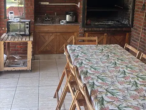 VENTA CASA 6 AMB EN COUNTRY MI REFUGIO LOTE 1400m2
