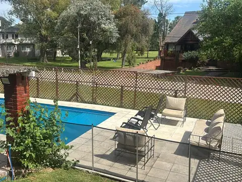 VENTA CASA 6 AMB EN COUNTRY MI REFUGIO LOTE 1400m2