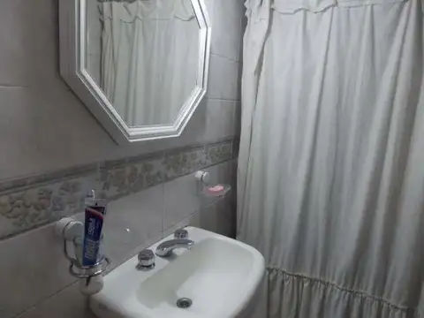 Casa en Venta con 4 cocheras