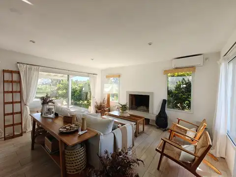 Casa 4 ambientes con 3 baños