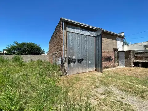 Se vende galpon y terreno. san carlos centro.