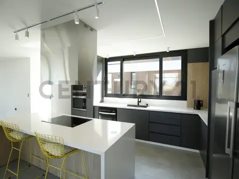 CASA EN VENTA EN PUERTO NIZUC - 4 DORMITORIOS+ESCRITORIO - QUINCHO - PISCINA