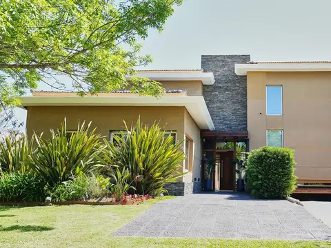 Venta de Casa 4 dormitorios en Barrio Kentucky