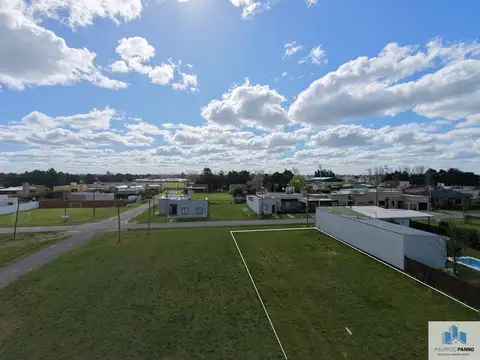 F. Sarmiento y Almafuerte, Capitan 100