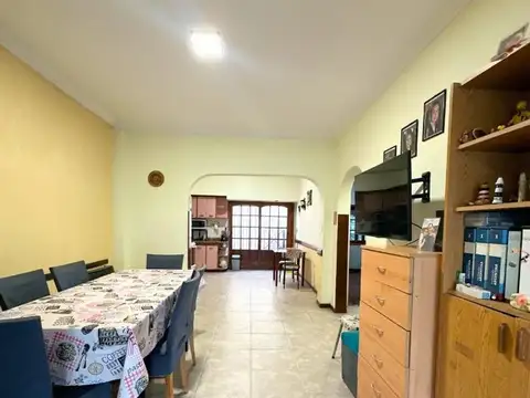 PH 4 AMBIENTES CON PATIO EN VENTA EN LANÚS OESTE