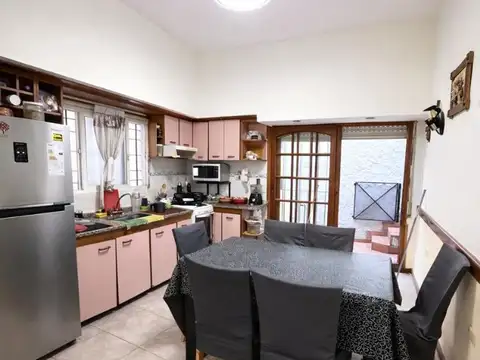 PH 4 AMBIENTES CON PATIO EN VENTA EN LANÚS OESTE