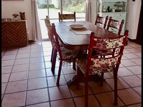 Casa 6 ambientes con 3 baños