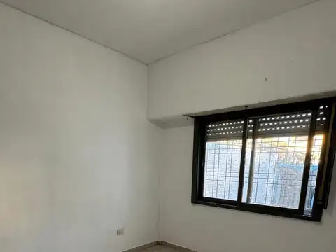 Depto Tipo Casa en Venta en Villa Luzuriaga, USD 40.000