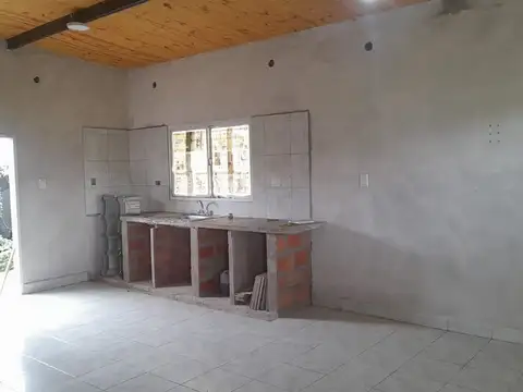 Casa 2 ambientes con 1 baño