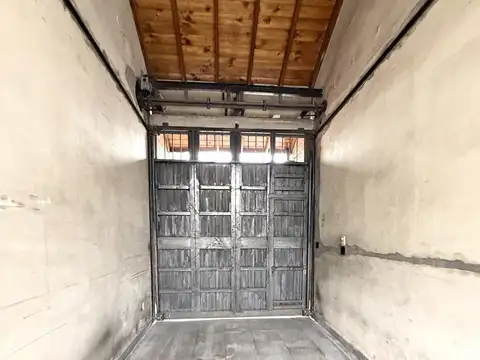 Casa en Venta con 4 cocheras