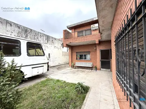 Casa 5 ambientes con 3 baños