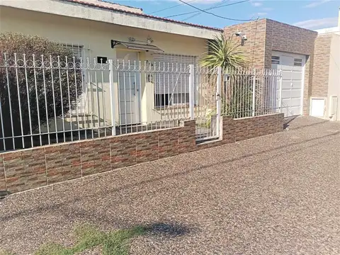 Casa Juan XXIII 785 Entre Ameghino y Perú