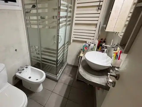 Excelente 3 amb. c/balcón en Villa del Parque!