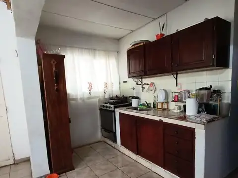 Casa 4 ambientes con 1 baño