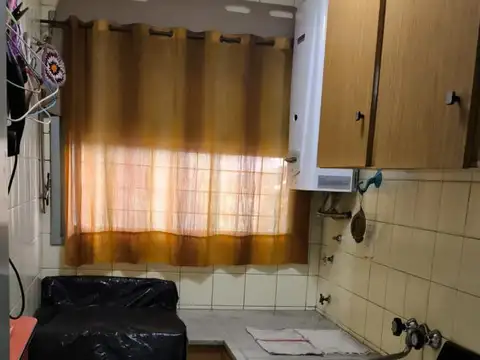 P.H MONOAMBIENTE CON HABITACION DIVIDIDA EN PRIMER PISO - MAR DEL PLATA - EN VENTA