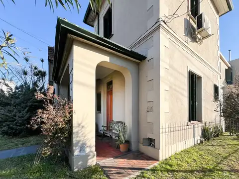 Avenida Adolfo Alsina 1600