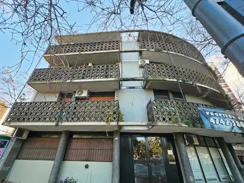 DEPARTAMENTO EN VENTA 3 AMBIENTES CON DEPENDENCIA