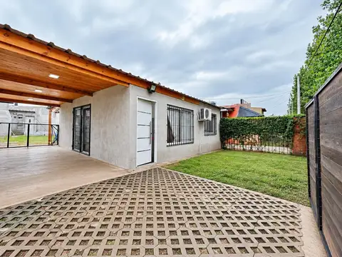 VENTA / PERMUTA Casa 2 dormitorios con jardín. Troncales del Sur, Alvear