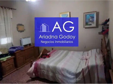 Casa 7 ambientes con 2 baños