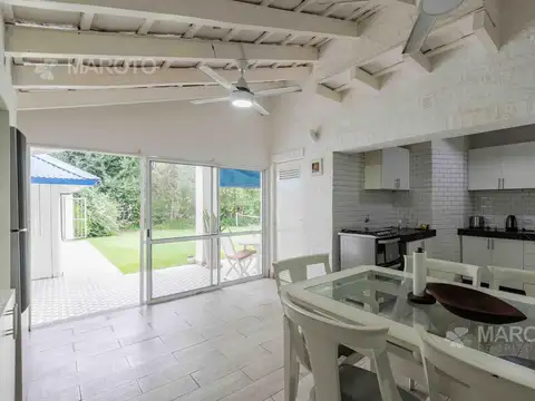 Casa 7 ambientes con 2 baños