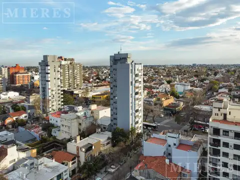 Buen departamento de 3 ambientes , cercano Avenidas principales en venta.