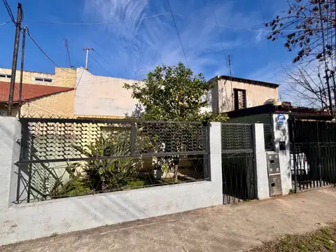 VENTA CASA 6 AMB MULTIFAMILIAR HURLINGHAM COCHERA