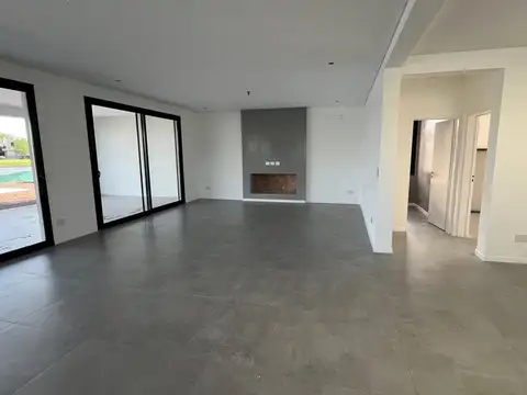 Casa 6 ambientes con 3 baños