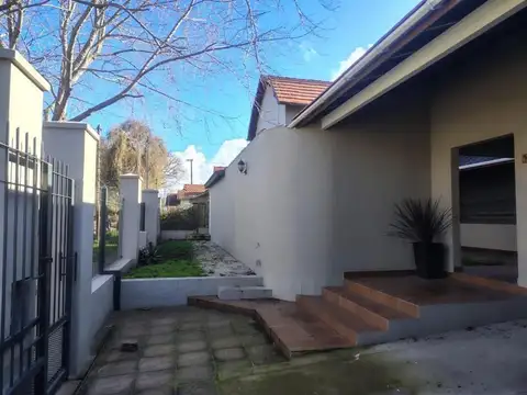 Casa 3 ambientes zona Mogotes 