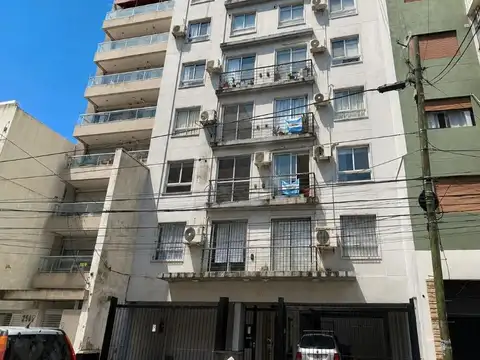 Gran semipiso en Olivos Centro  con cochera