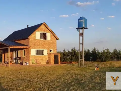 Casa en venta - 2 dormitorios 2 baños - 100mts2 - Reta